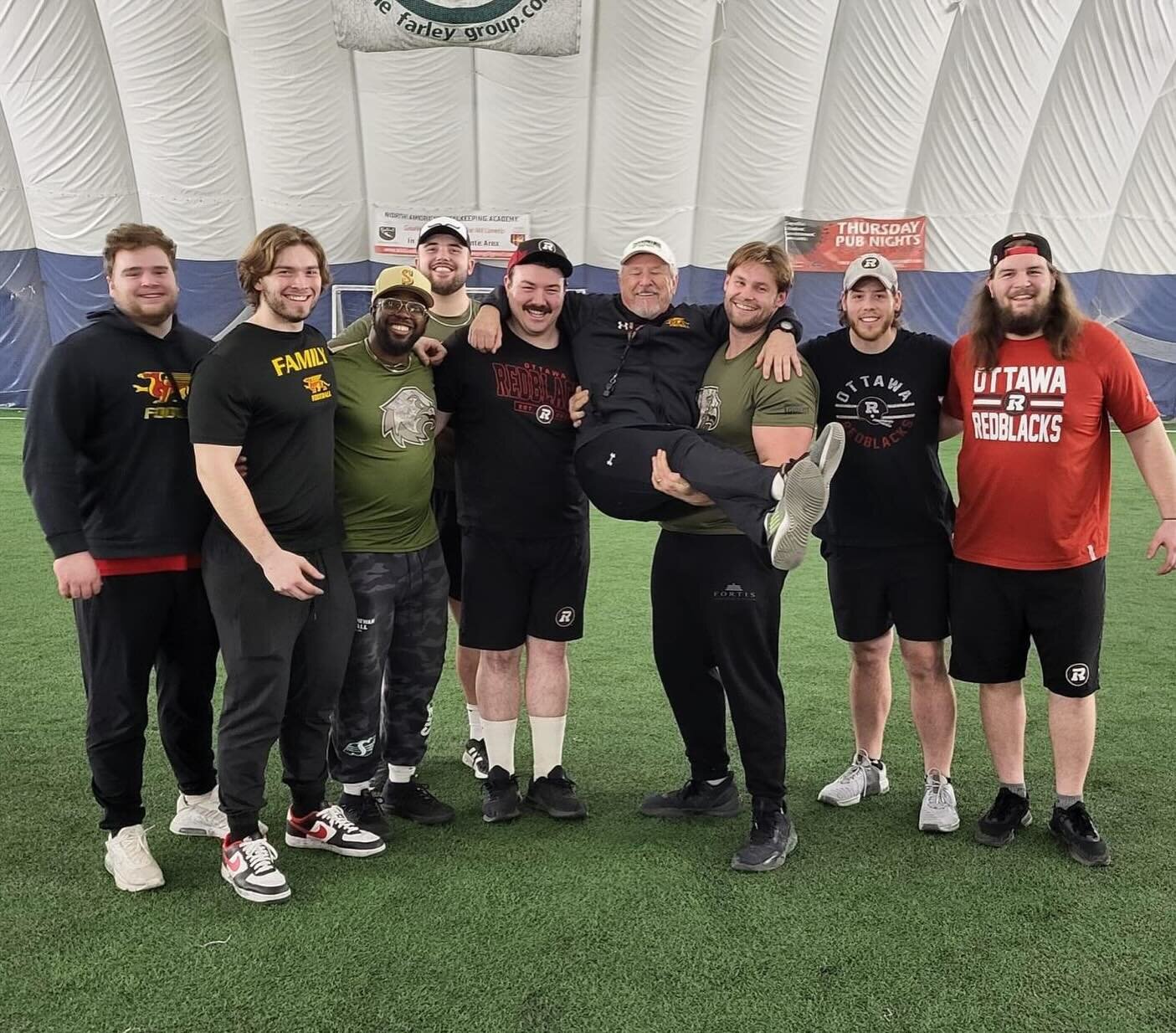 📰 Snapshots from the Gryphons&rsquo; Lair - Issue 86!

This monthly newsletter is the best way to learn about everything happening within our Football community.

February newsletter features: 

🏈 Aiden Kuepfer- Player 
🏈 Juwan Jeffrey - Alumni
🏈