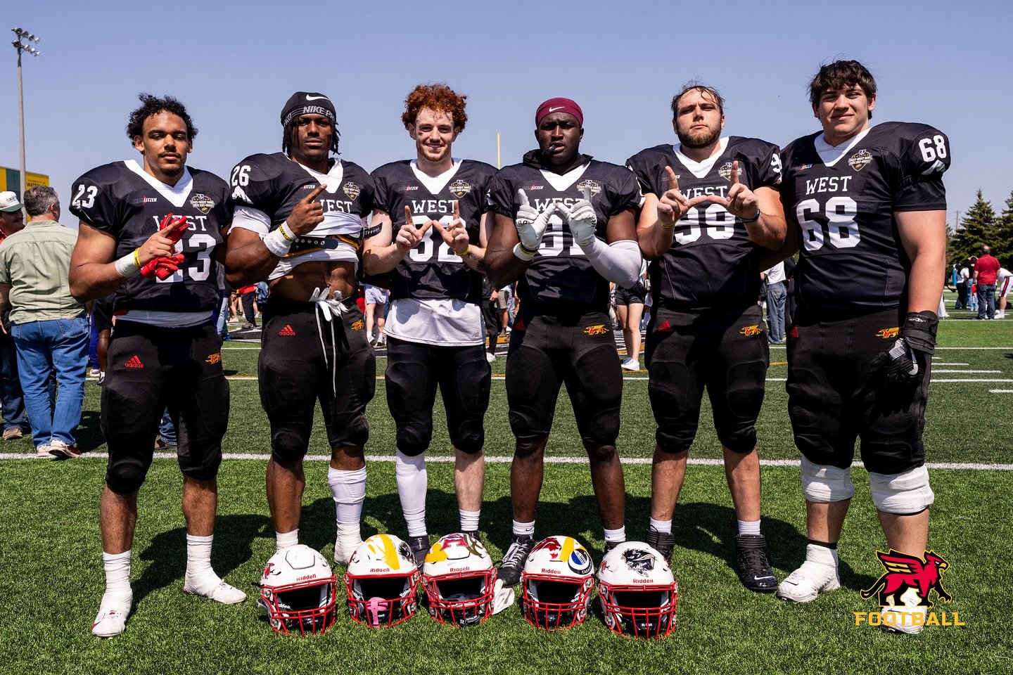 East-West Bowl β
The boys showed up and showed out! Proud of all our players for competing and making an impact in the annual showcase in Waterloo yesterday βπ #LeaveYourMark
πΈ: @christian.bender_