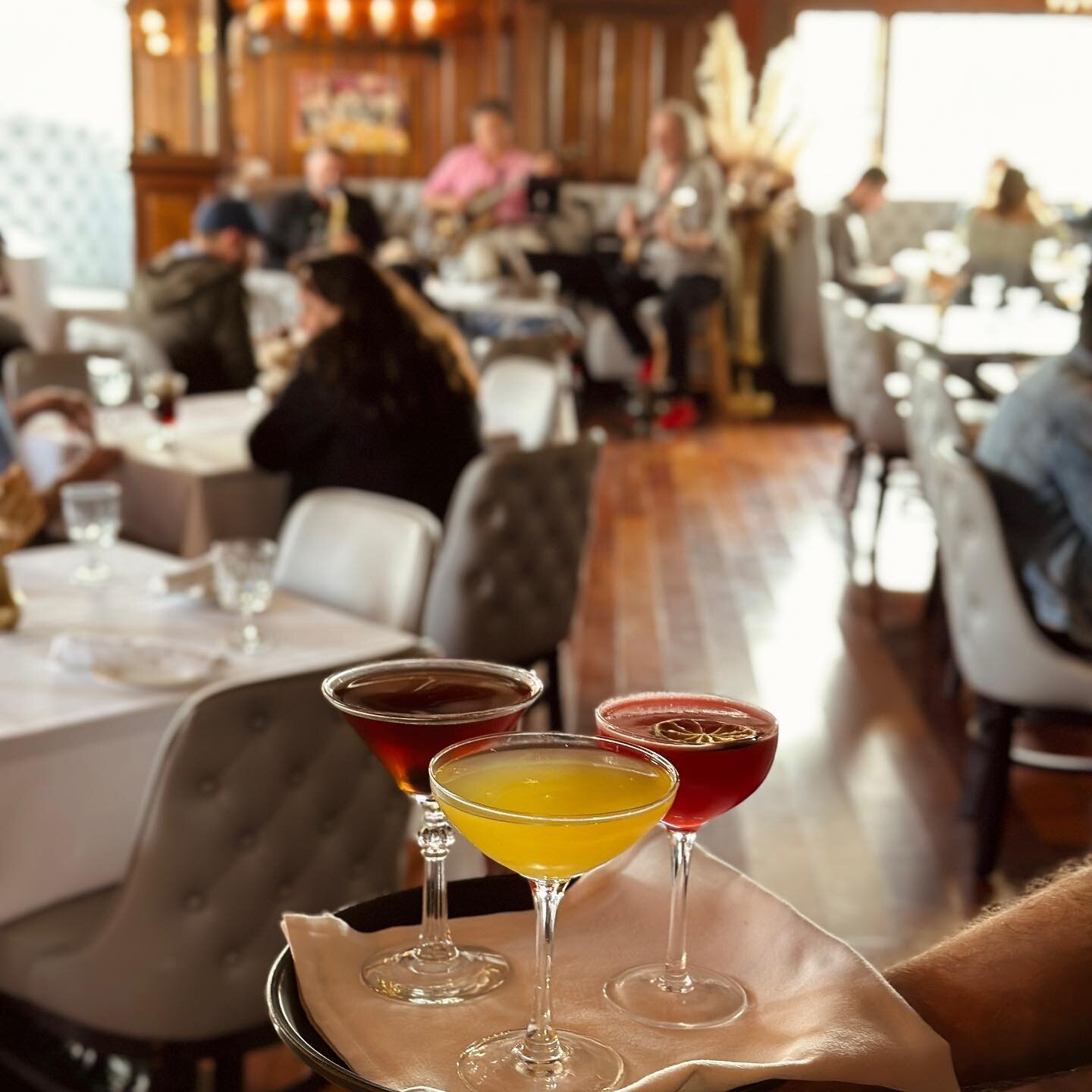 Don&rsquo;t miss Sunday Jazz Brunch with crafted cocktails, yummy eats + live jazz from 11am-2pm ✨🎶🥂