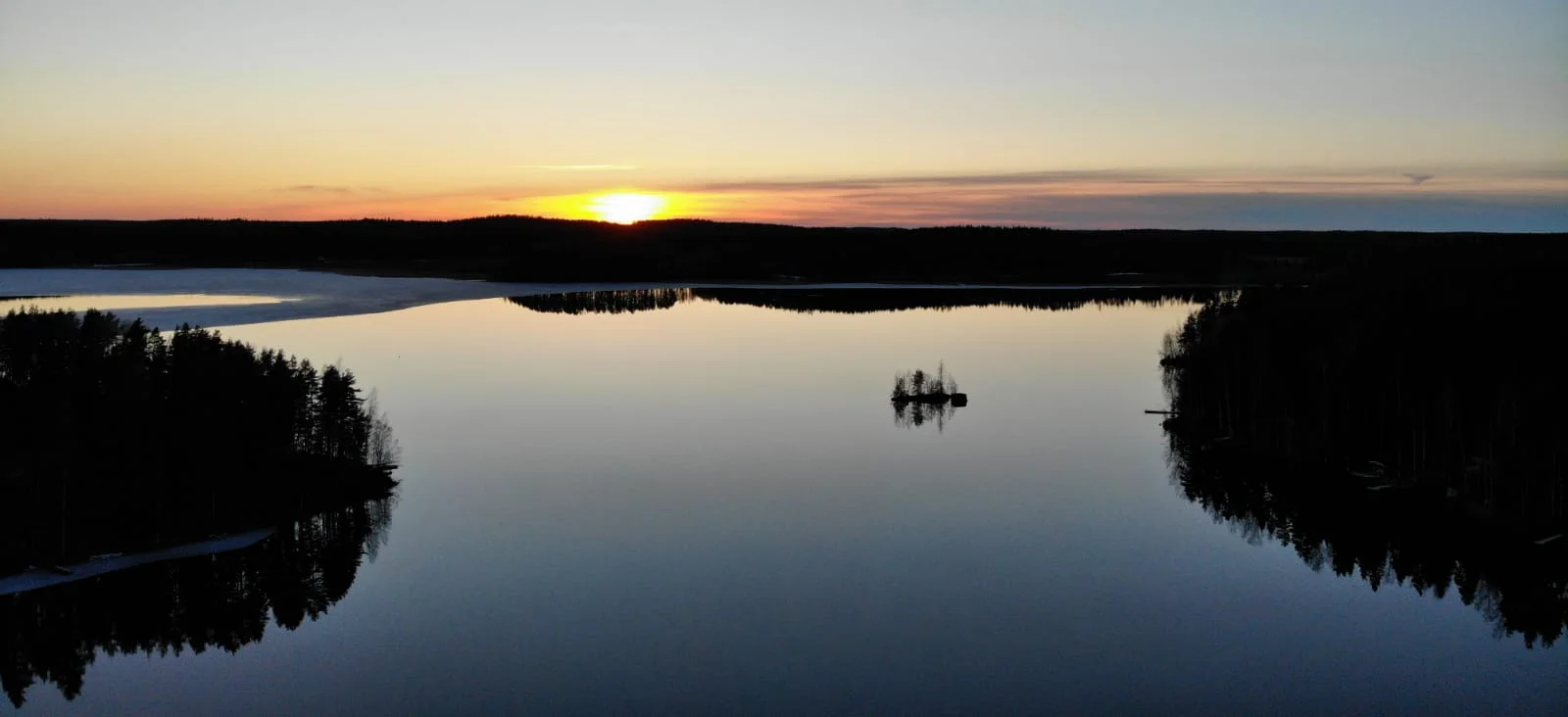 Ahuhtiaurinko lintu2019 copy.jpg
