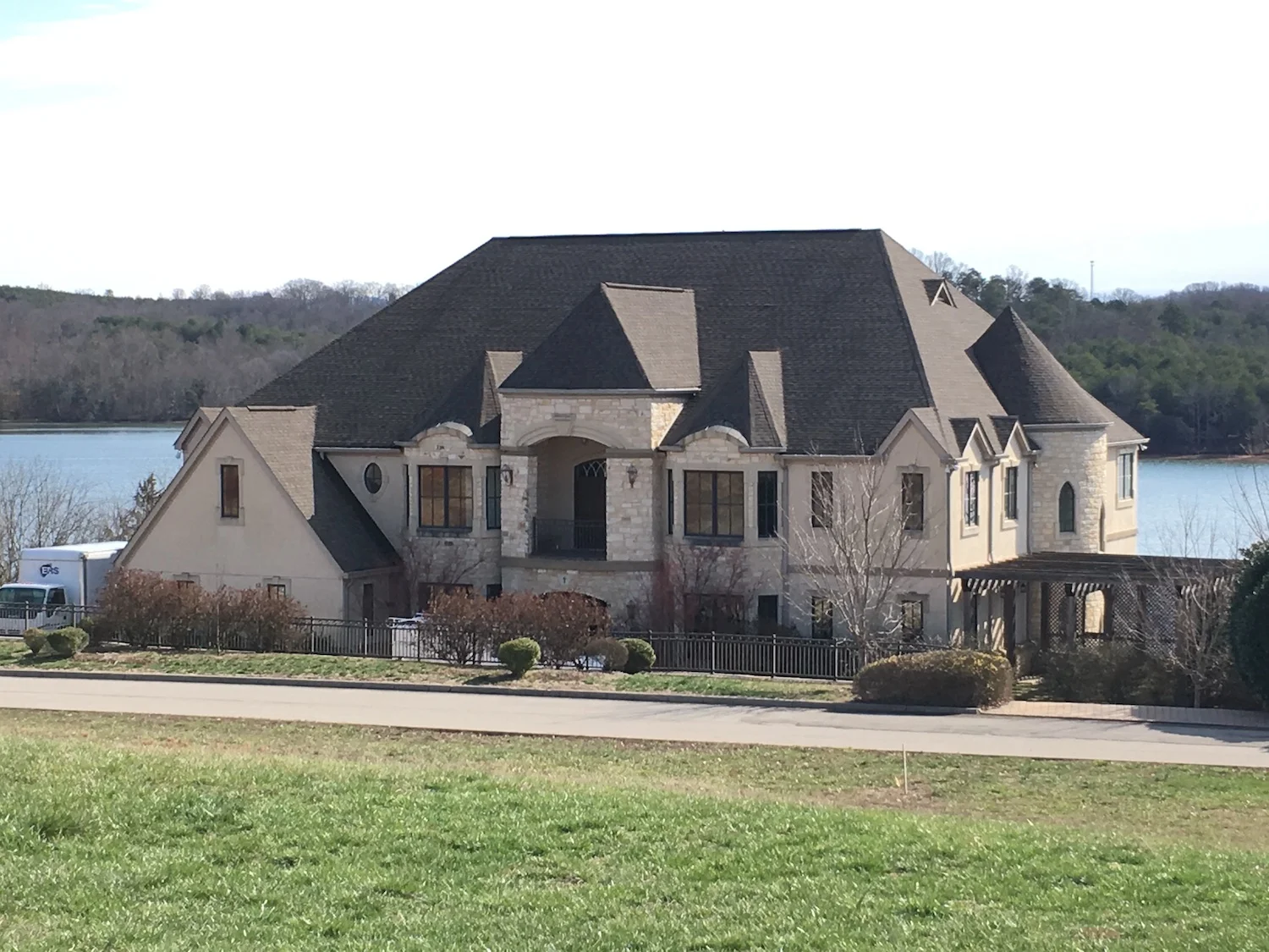 2-rarity-bay-lakefront-home.jpeg