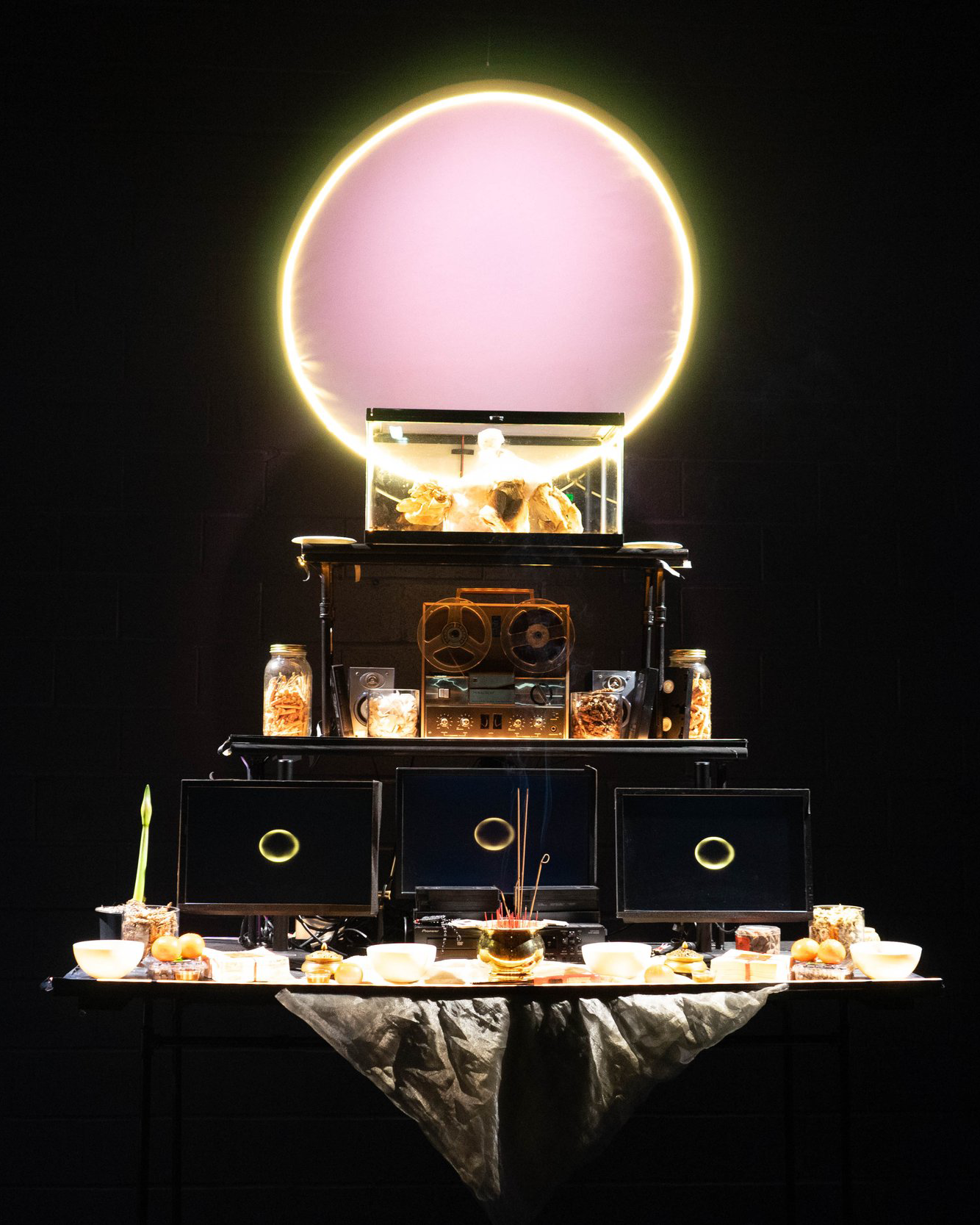 Waters of Oblivion_multimedia installation_2021_Theater Mitu.png