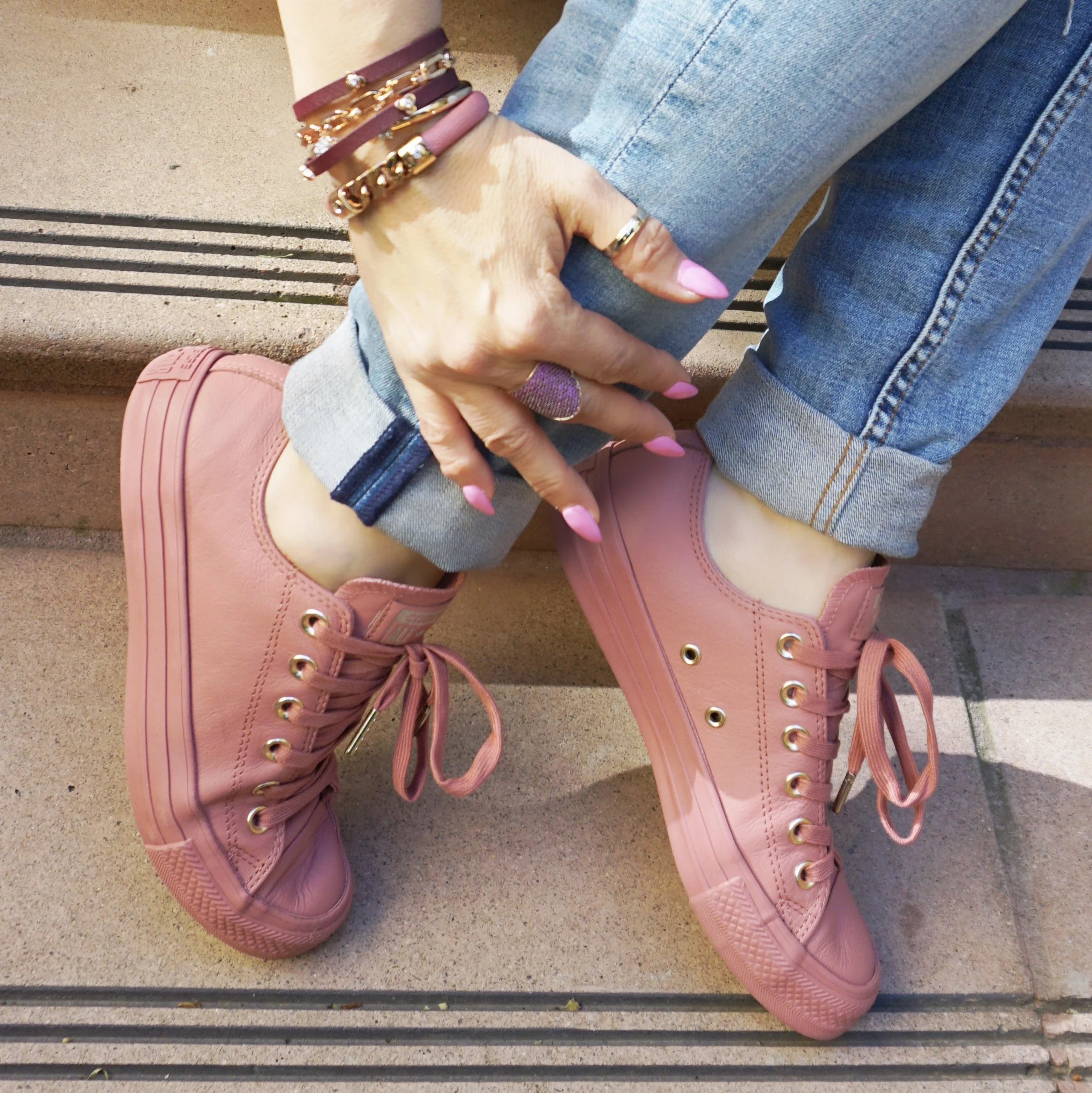 Converse chuck taylor all star lo leather sneaker Clearance