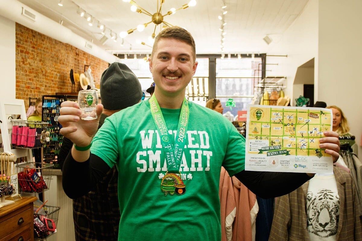 Make sure you wear GREEN for the Downtown Mckinney @mckinneystpats Beer Walk!🍻☘️ it&rsquo;s Tomorrow from 11-6! Tickets on eventbrite ✨☘️🎉🍻 So many fantastic Craft brewers and local @downtownmckinney shops featured! Enjoy the shenanigans!☘️🍻

#vi