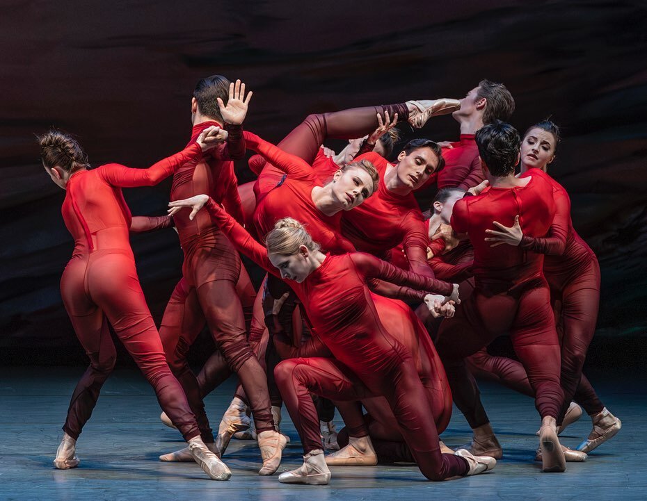 Shot for @nytimes &mdash;
New York City Ballet in Christopher Wheeldon&rsquo;s gorgeous new ballet &ldquo;From You Within Me&rdquo;
:
🙏🏼 @lauraoneillnyc 
:
#christopherwheeldon #newyorkcityballet @wheeldony @nycballet