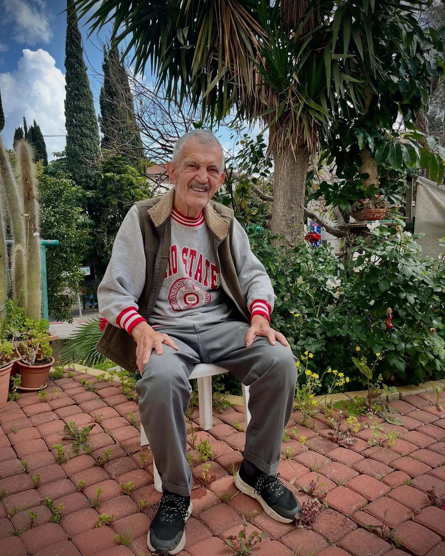 Haim Papo, 93 (almost)
1932&ndash;2025
:
My hero, my strength, my inspiration, my friend ❤️