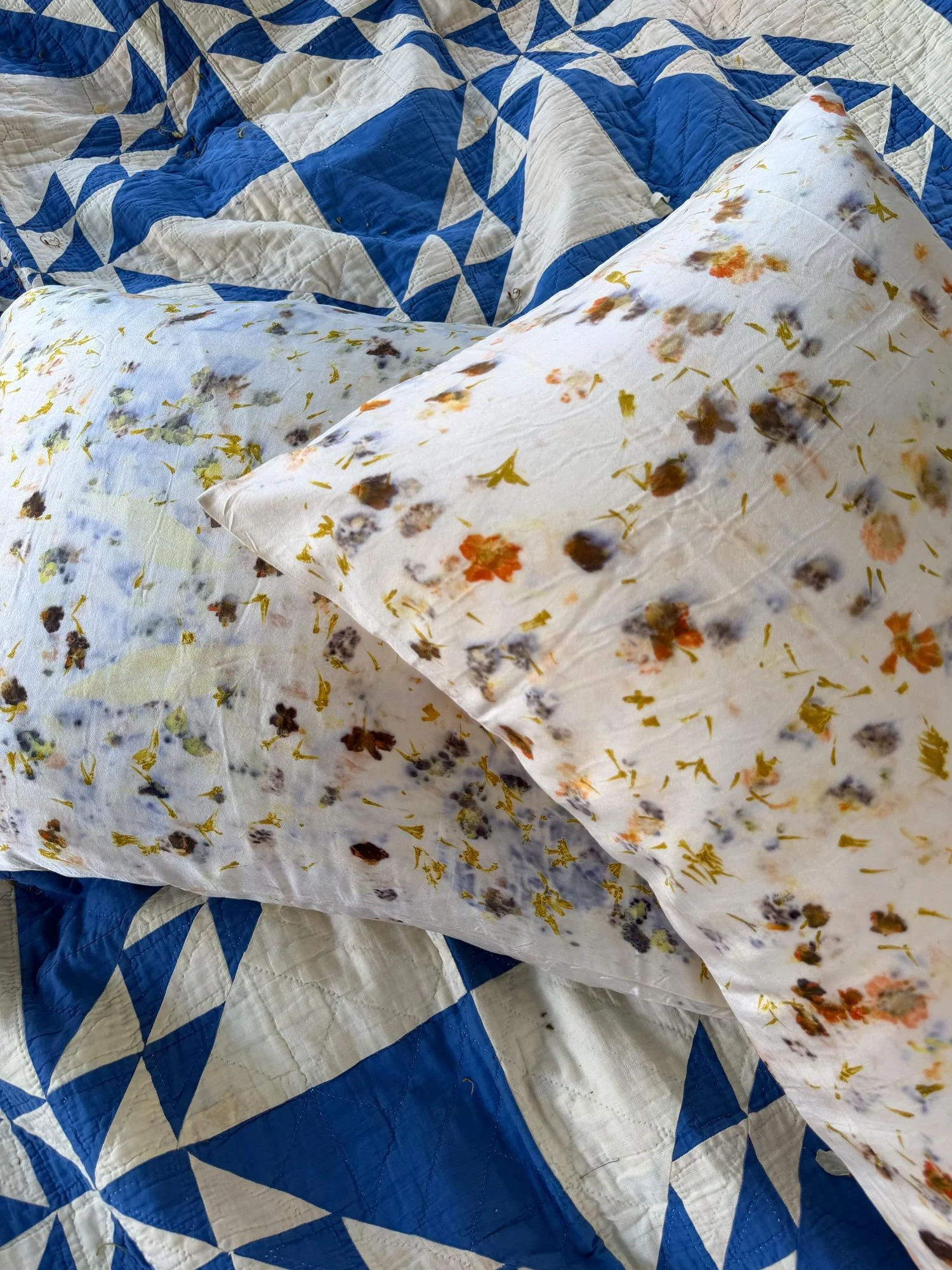 Botanically-dyed-silk-pillowcase-purple-rain-set-maui-02.jpg