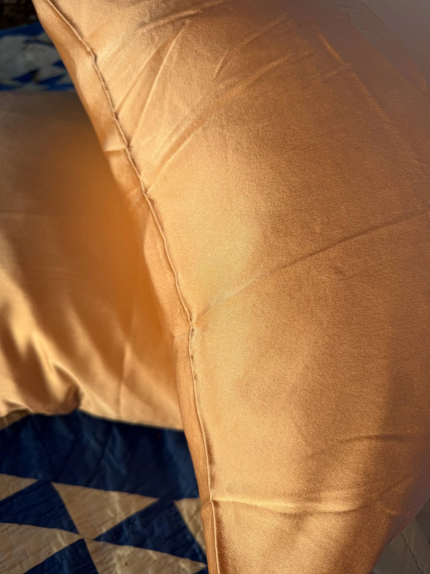 Botanically-dyed-silk-pillowcase-rosebud-set-maui-02.jpg