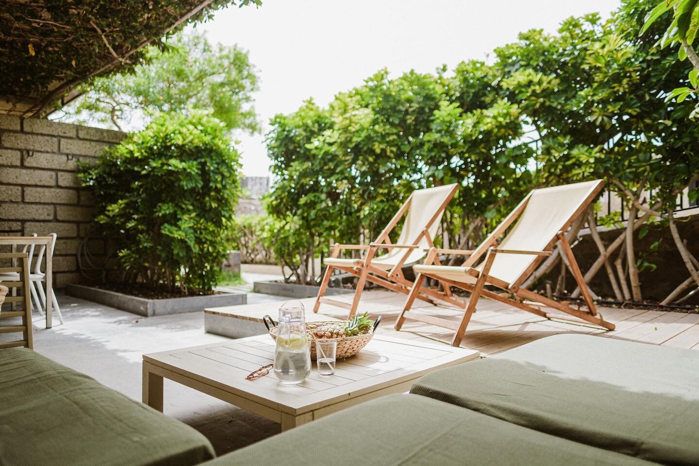 Pasar la tarde en la terraza privada de nuestro apartamento n&ordm;1 es un planazo 🌿🍹☀️

#apartamento #apartamentos #surdetenerife #apartamentostenerife #vacaciones #vacacionestenerife #luxuryapartaments #tenerife