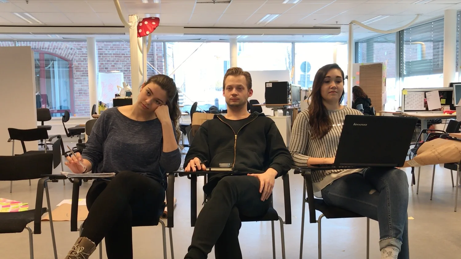 Possible user scenario 2: Mind-wandering while listening to lecture