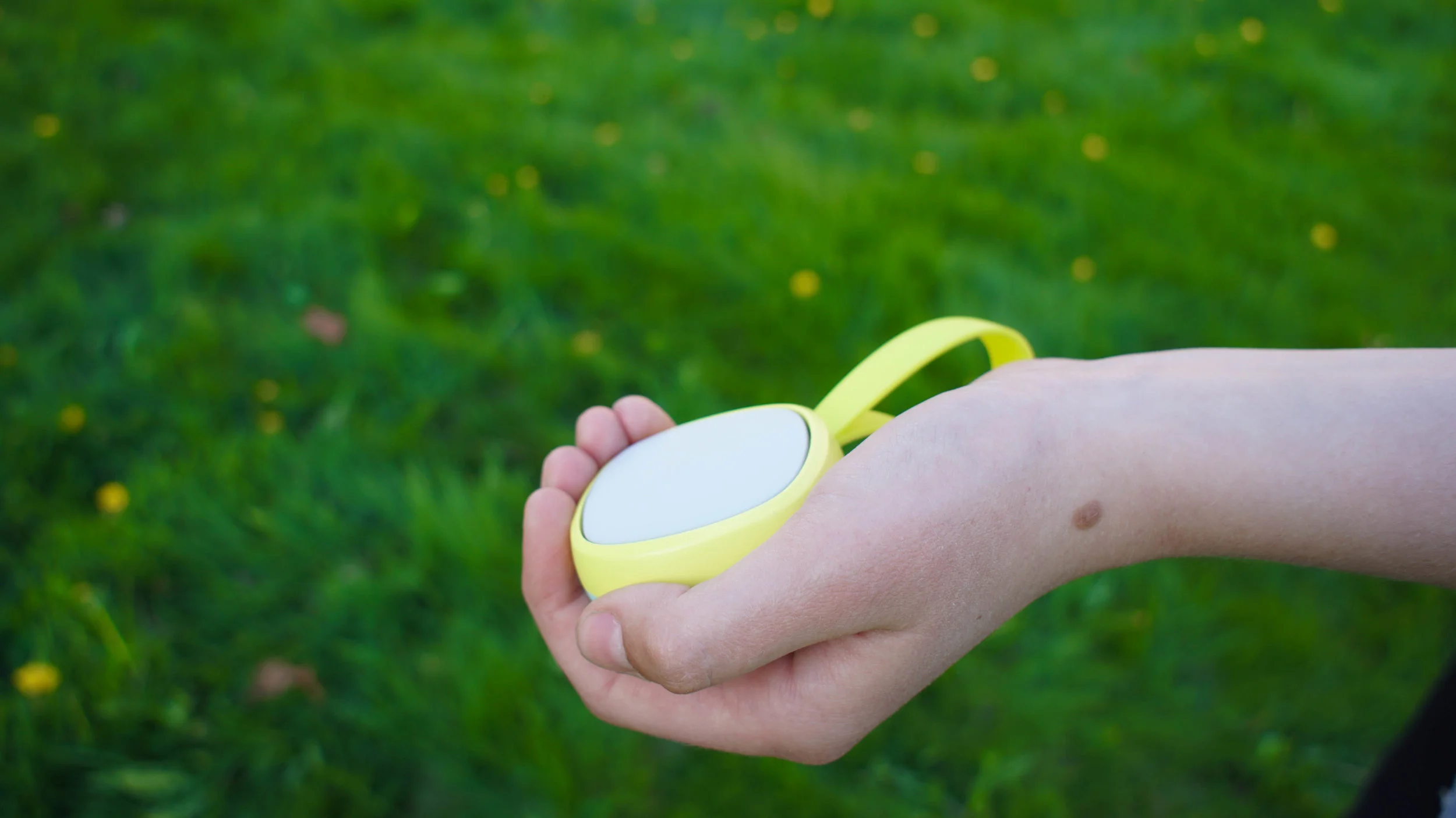 The child will feel weight that weighs in a direction on the child's palm. 
