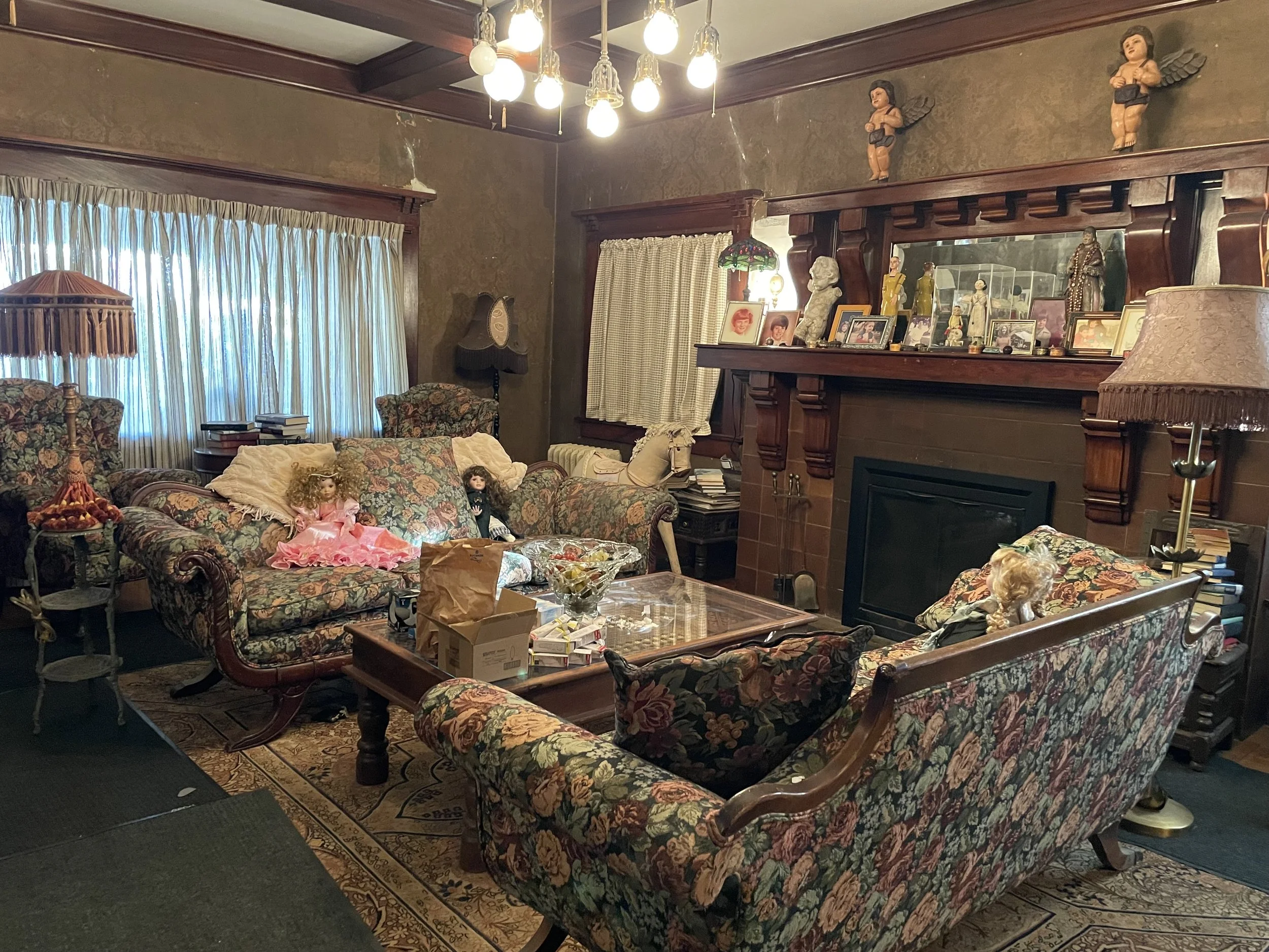  Int. Gretas’s House- Dressed Location 