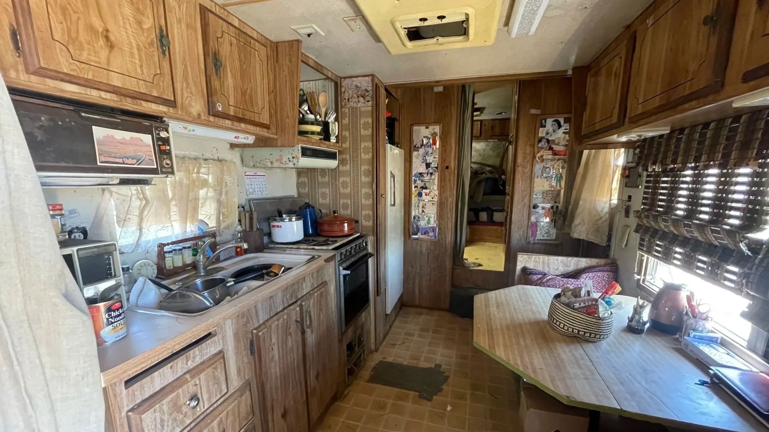  Ext/Int- Ryan’s Mobile Home- Location Build &amp; Dress, and Modified Picture Vehicle 