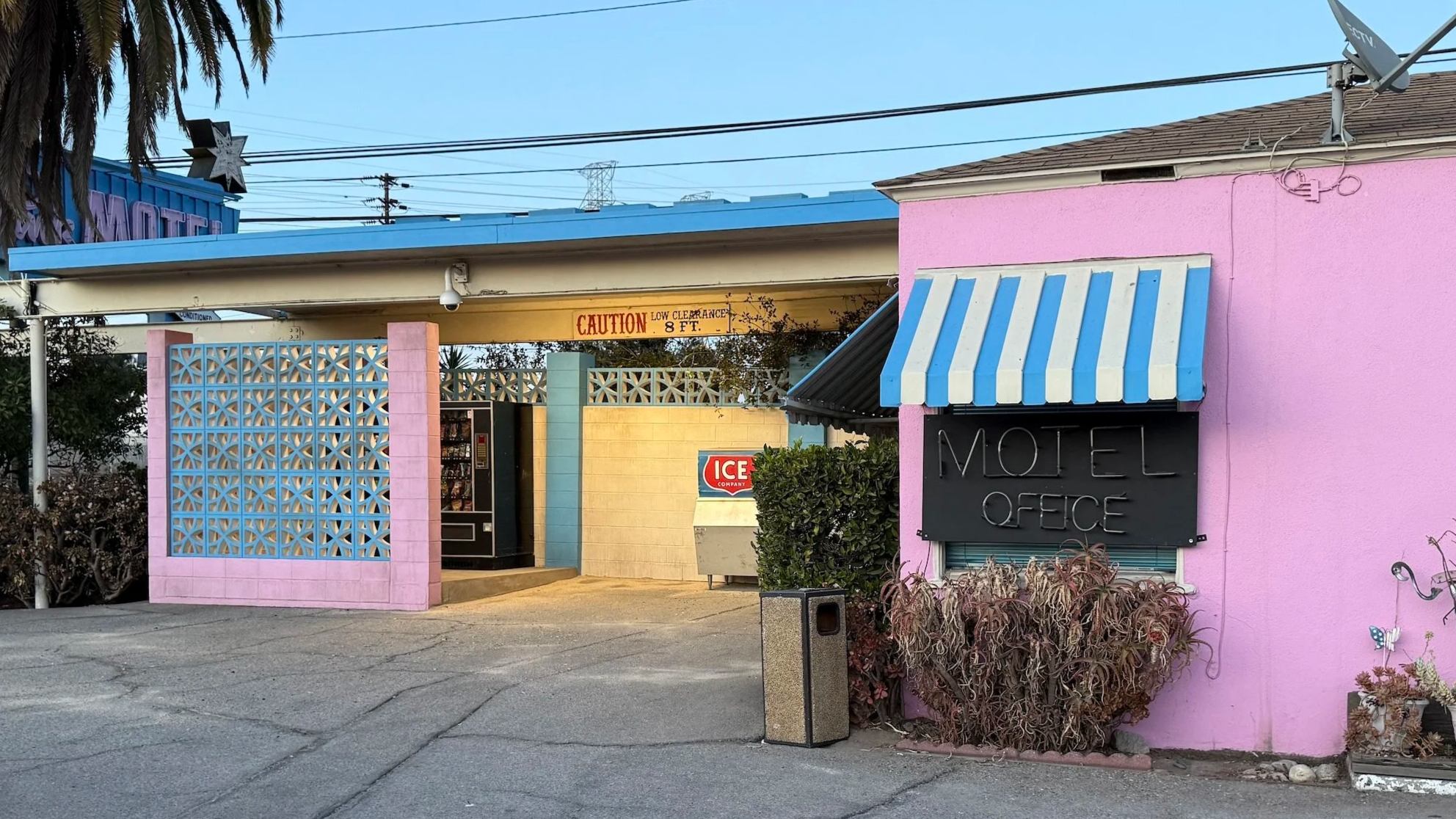  Ext. Desert Motel- Location Build 