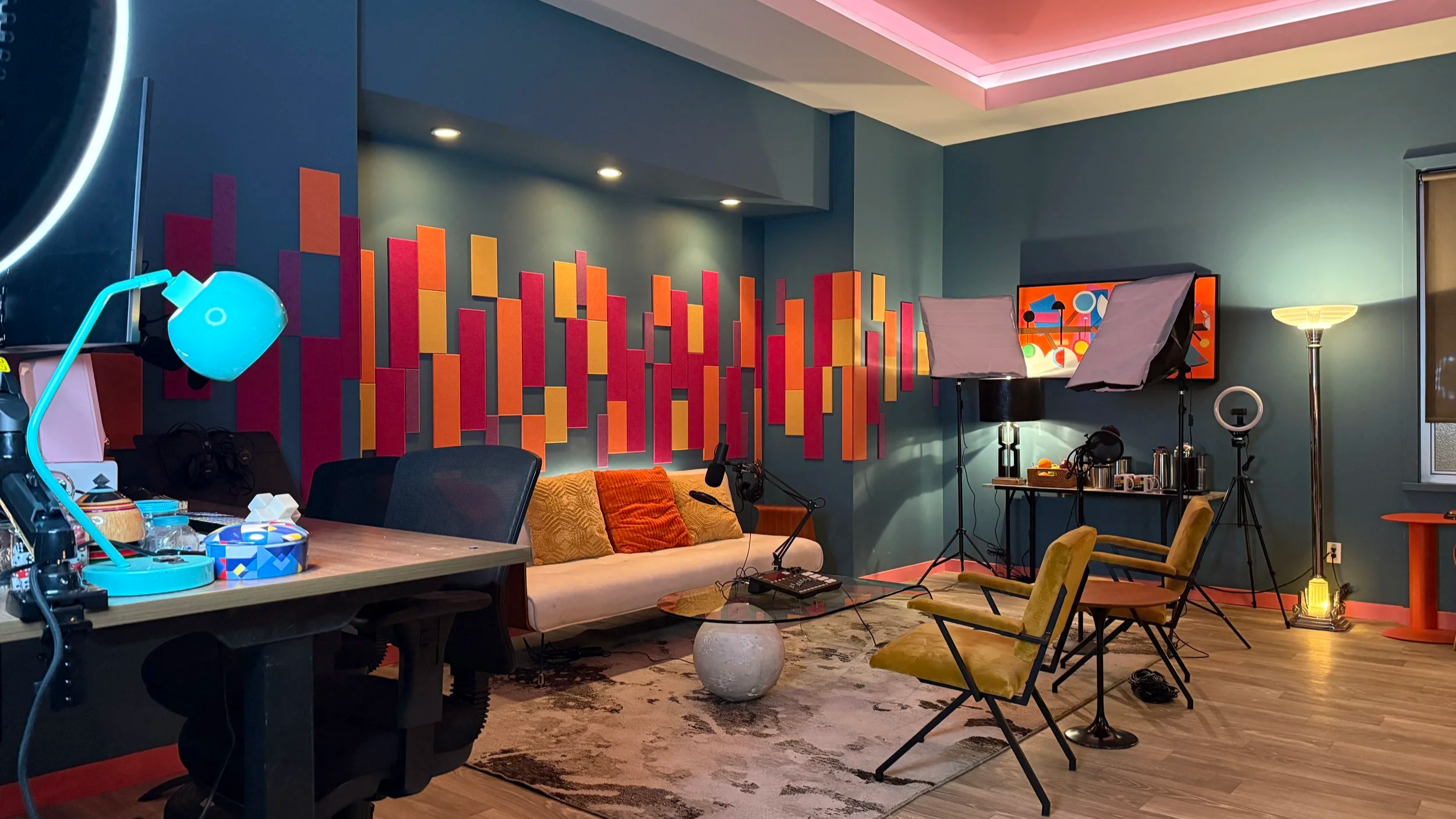  Int. Podcast Apartment - Stage Build 