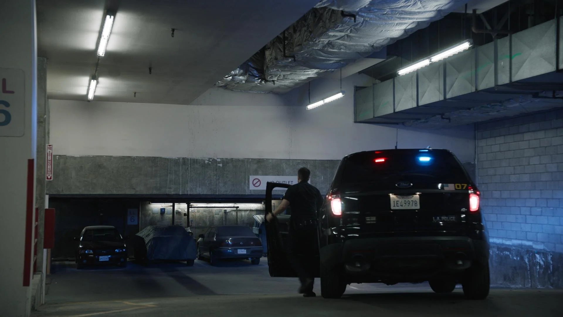  Int. Parking Garage- Location Build  