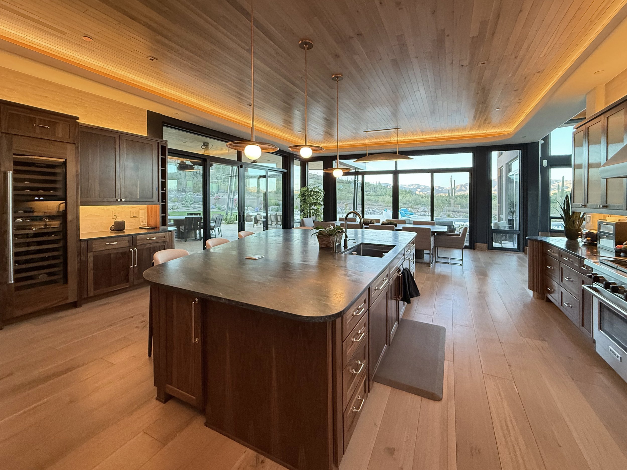  Kitchen Island and Dining Area 