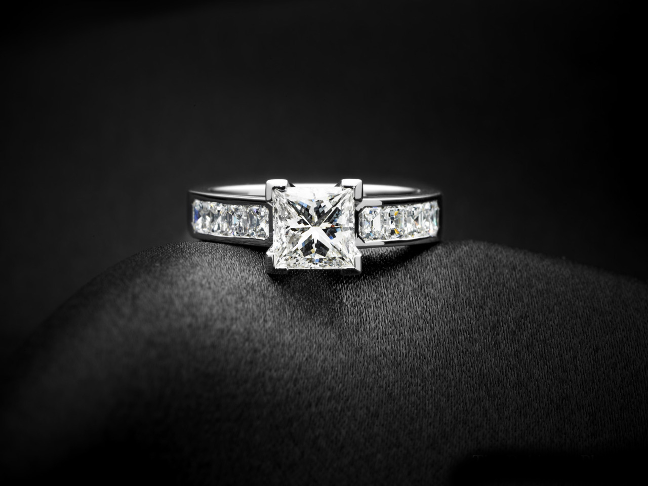 Diamond-Ring-Jewellery-Photography-02.jpg