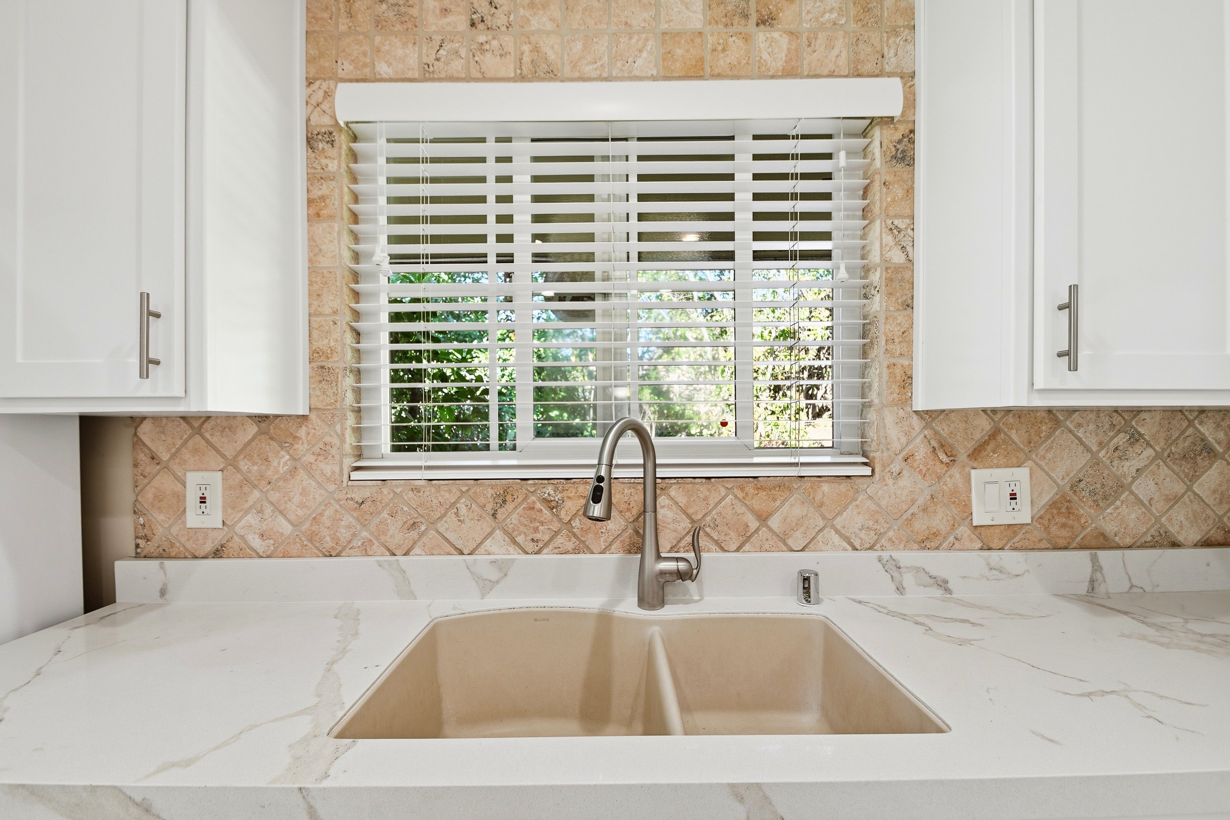 15_f8_442b_Las_Casitas_Ct.jpg