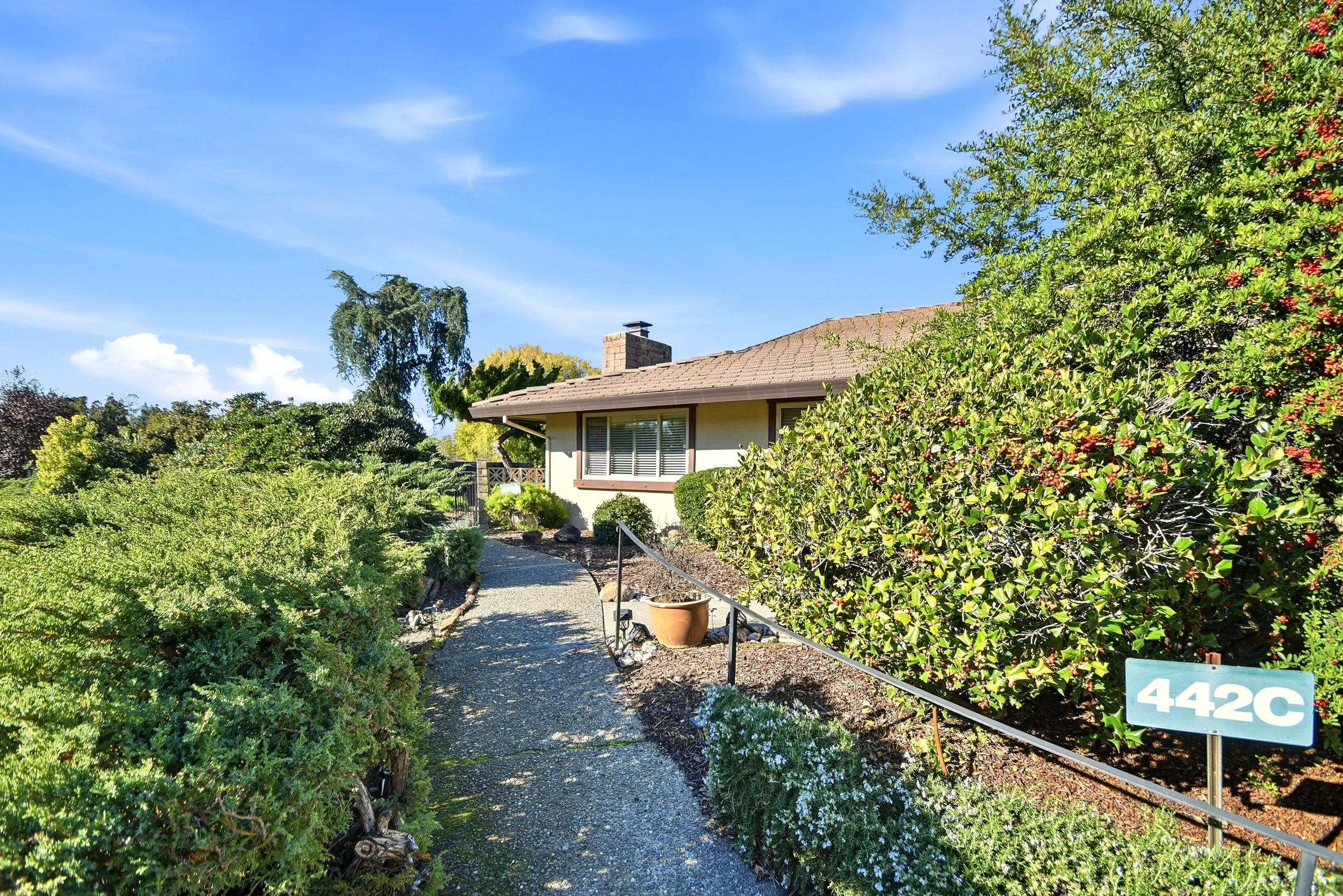 37_f8_442b_Las_Casitas_Ct.jpg