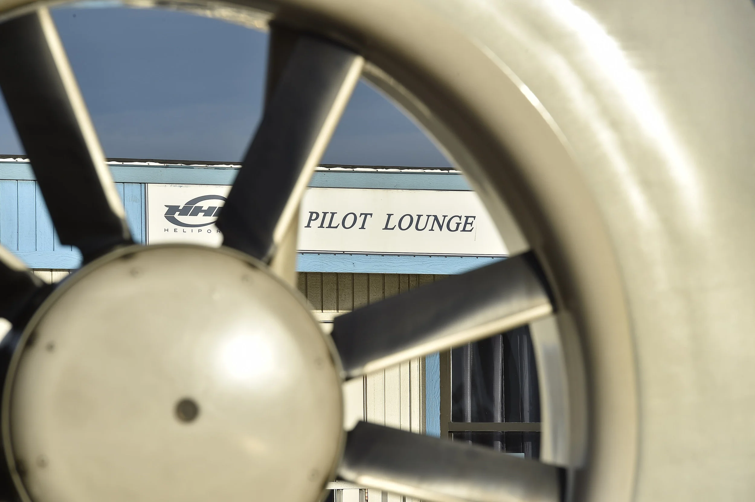 FENESTRON-PILOTLOUNGE.jpg