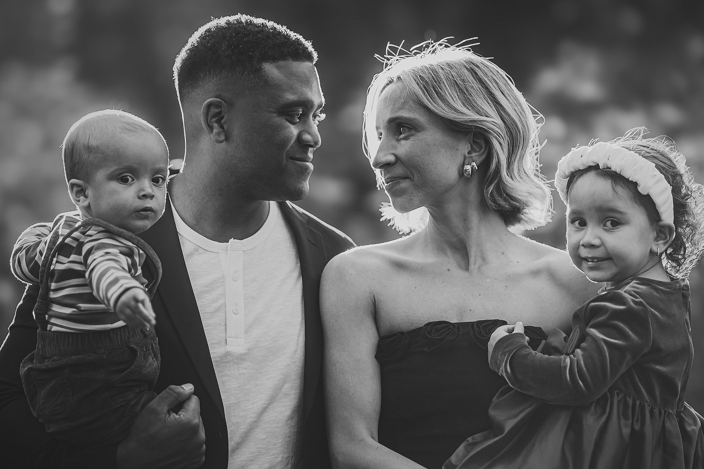 &ldquo;Family moments are treasures that deserve to be captured forever. Whether it&rsquo;s on the sandy beaches of Miami, a beautiful park or in the comfort of your home, family photography tells the story of your unique bond.

Let&rsquo;s freeze th