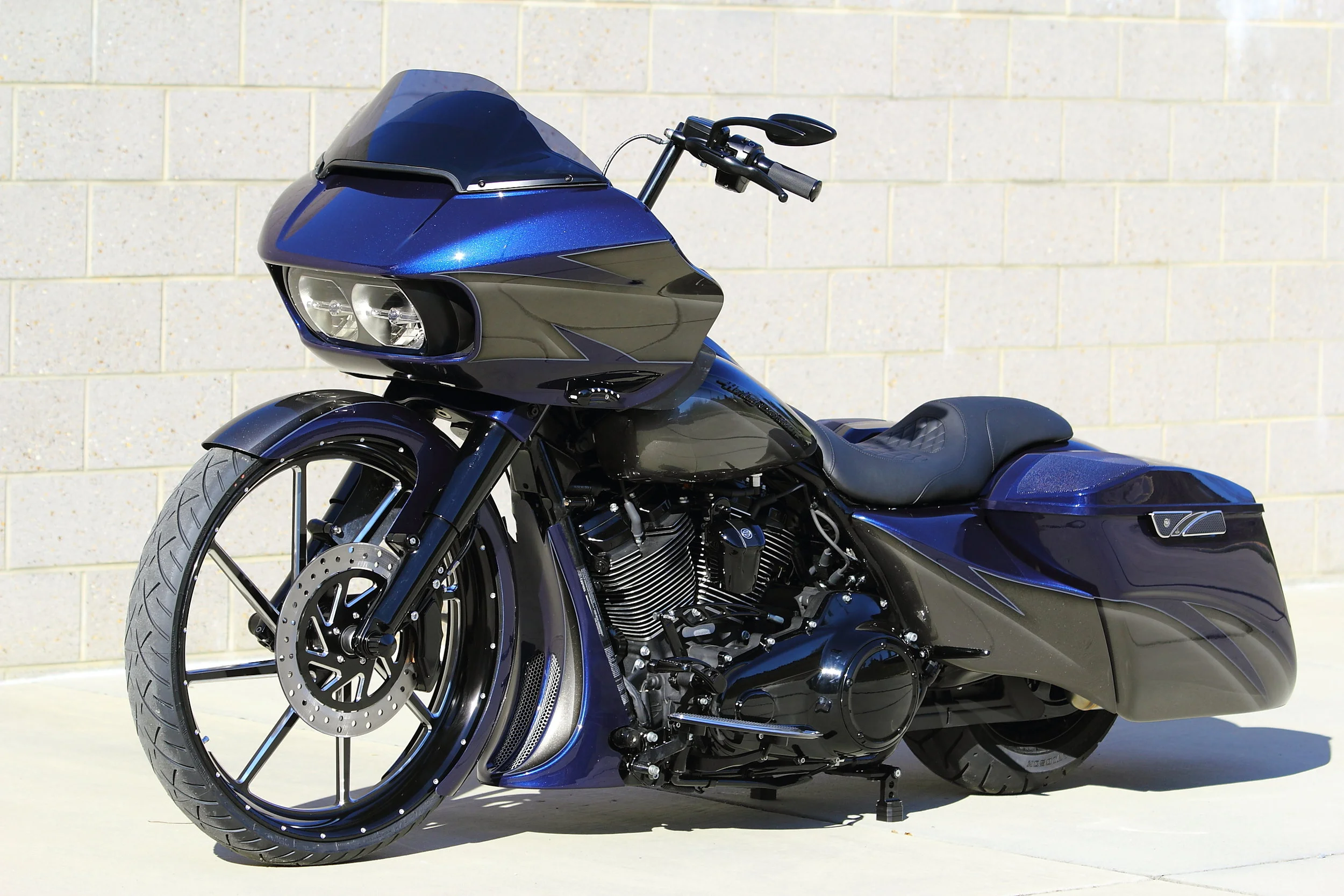 2017 ROAD GLIDE SPECIAL -  26021.JPG