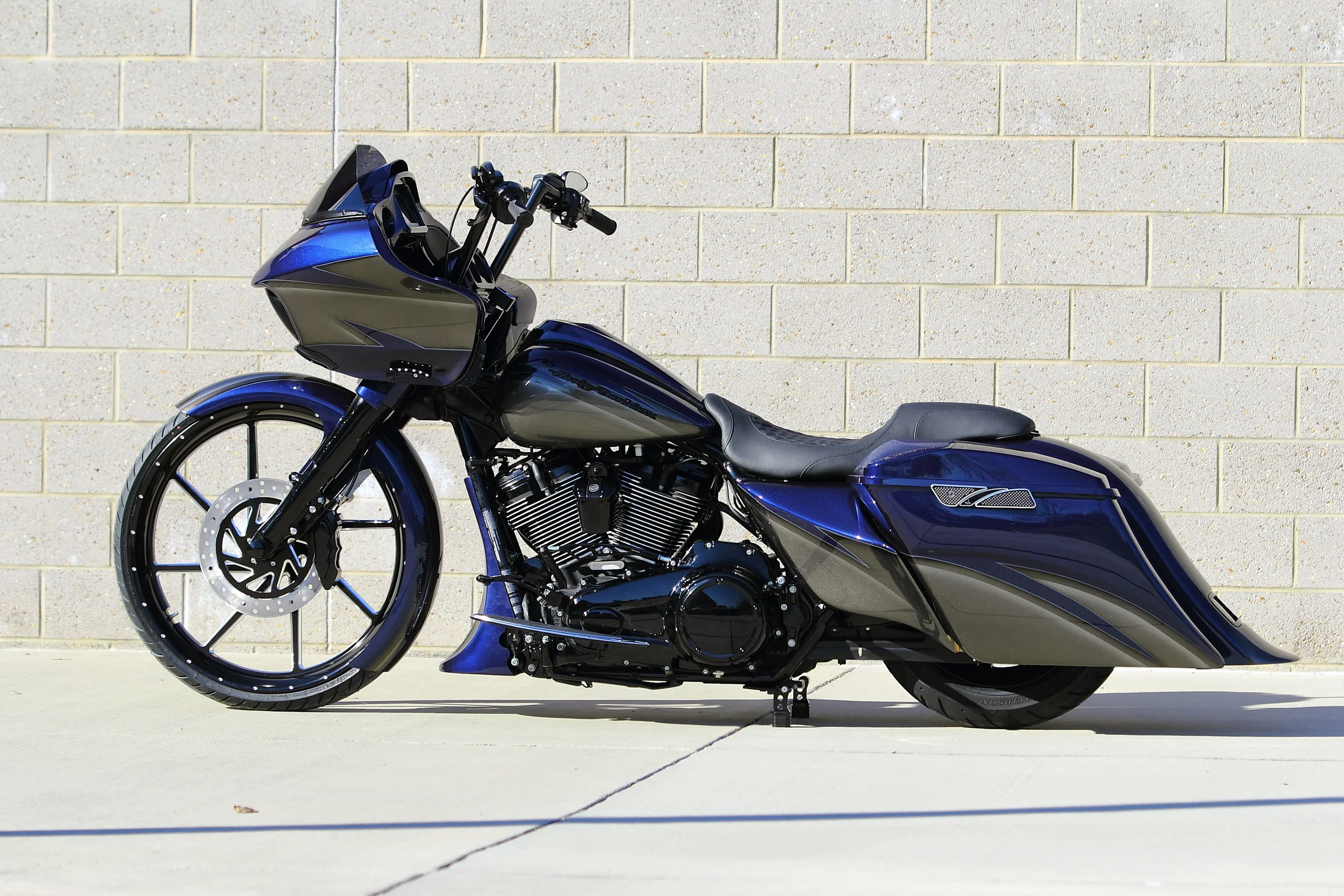 2017 ROAD GLIDE SPECIAL -  26022.JPG