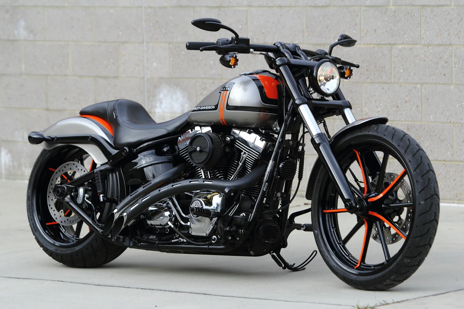 2016 BREAKOUT ORANGE WHEELS 022.JPG