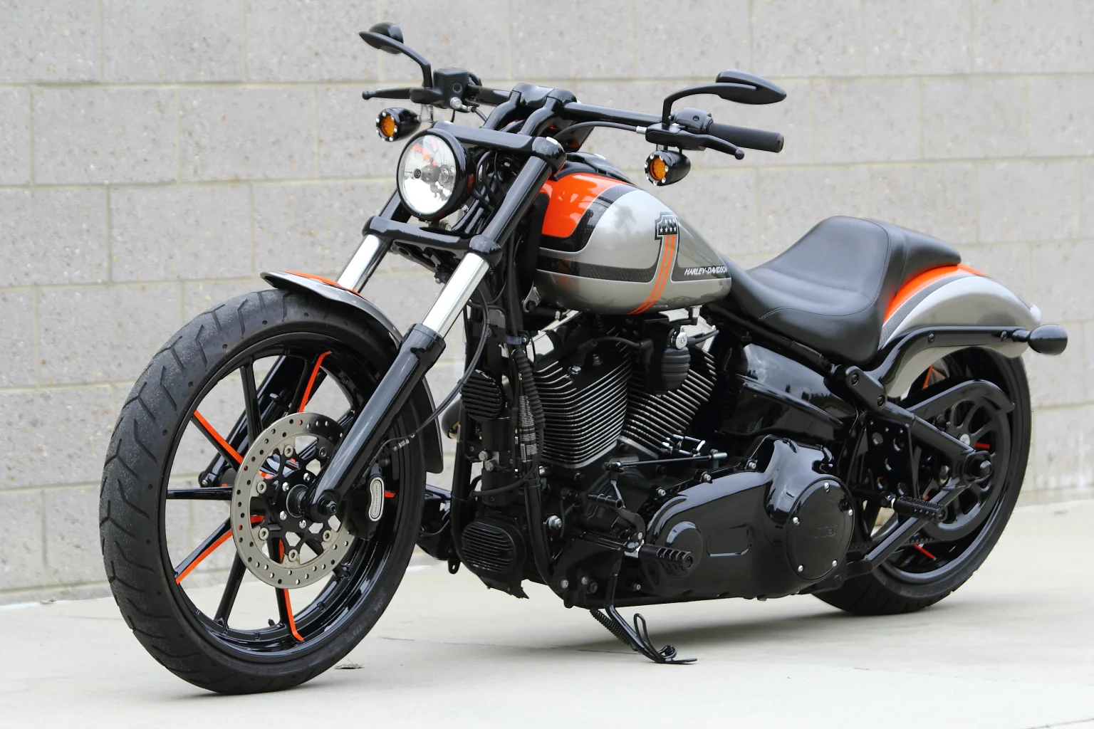 2016 BREAKOUT ORANGE WHEELS 005.JPG