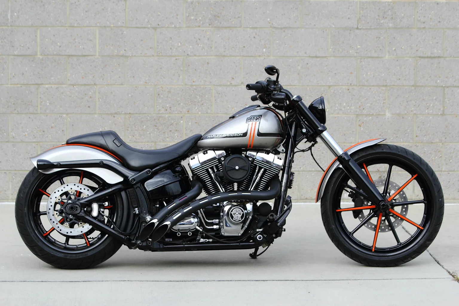 2016 BREAKOUT ORANGE WHEELS 021.JPG