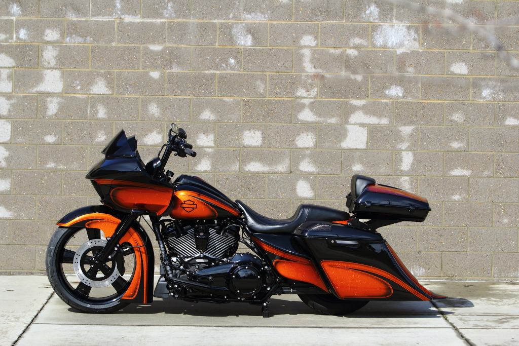 UNDERDOG ROAD GLIDE FATTY 003.JPG