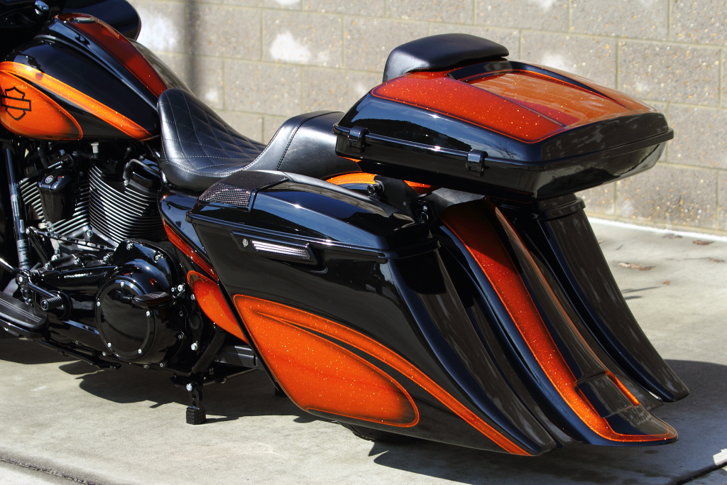UNDERDOG ROAD GLIDE FATTY 011.JPG