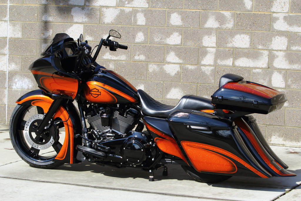 2017 HARLEY-DAVIDSON ROAD GLIDE SPECIAL - 21" FAT TIRE - "UNDERDOG
