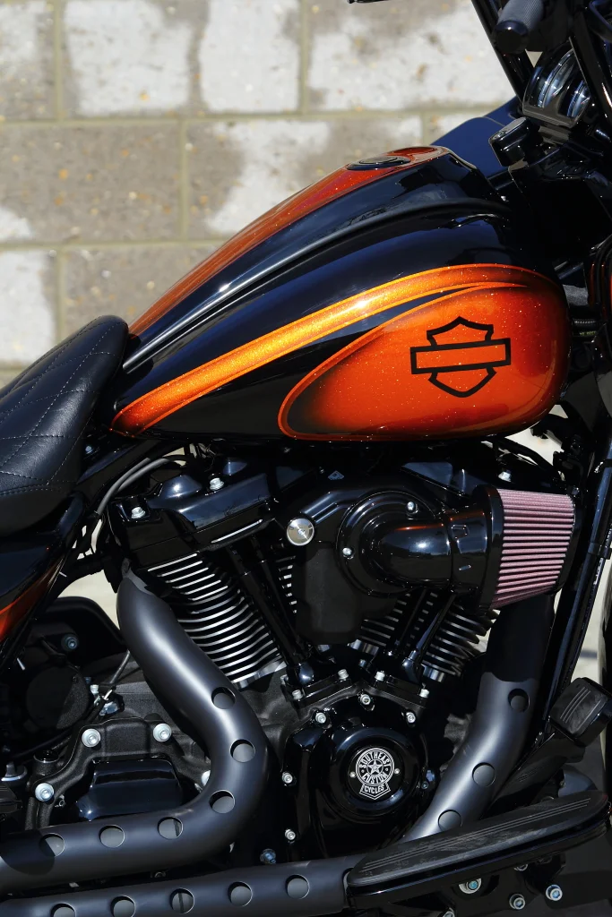 UNDERDOG ROAD GLIDE FATTY 019.JPG