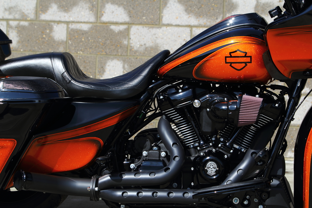 2017 HARLEY-DAVIDSON ROAD GLIDE SPECIAL - 21" FAT TIRE - "UNDERDOG