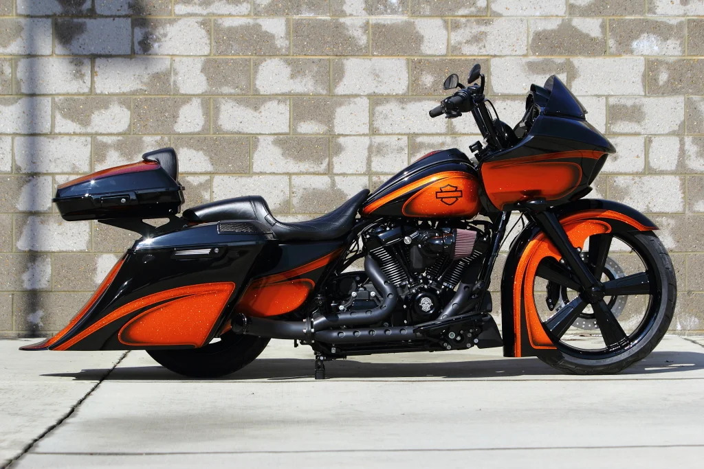 UNDERDOG ROAD GLIDE FATTY 025.JPG