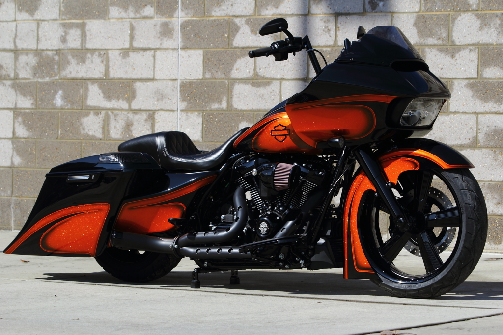 2017 HARLEYDAVIDSON ROAD GLIDE SPECIAL 21" FAT TIRE "UNDERDOG