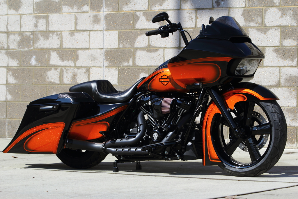 UNDERDOG ROAD GLIDE FATTY 028.JPG