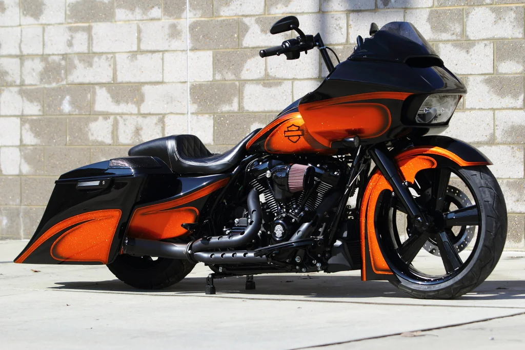 UNDERDOG ROAD GLIDE FATTY 029.JPG