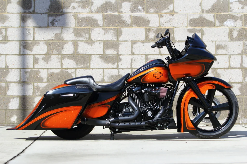 UNDERDOG ROAD GLIDE FATTY 031.JPG