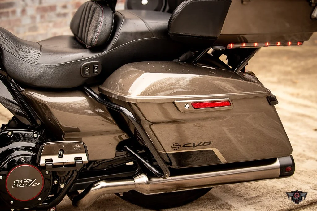 2021 FLHTKSE CVO LIMITED 958007-06.jpg