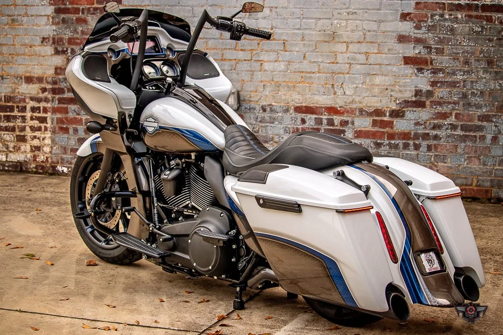 DAVE LEE - 2020 FLTRX CONVERTIBLE LUXURY LINER-02.jpg