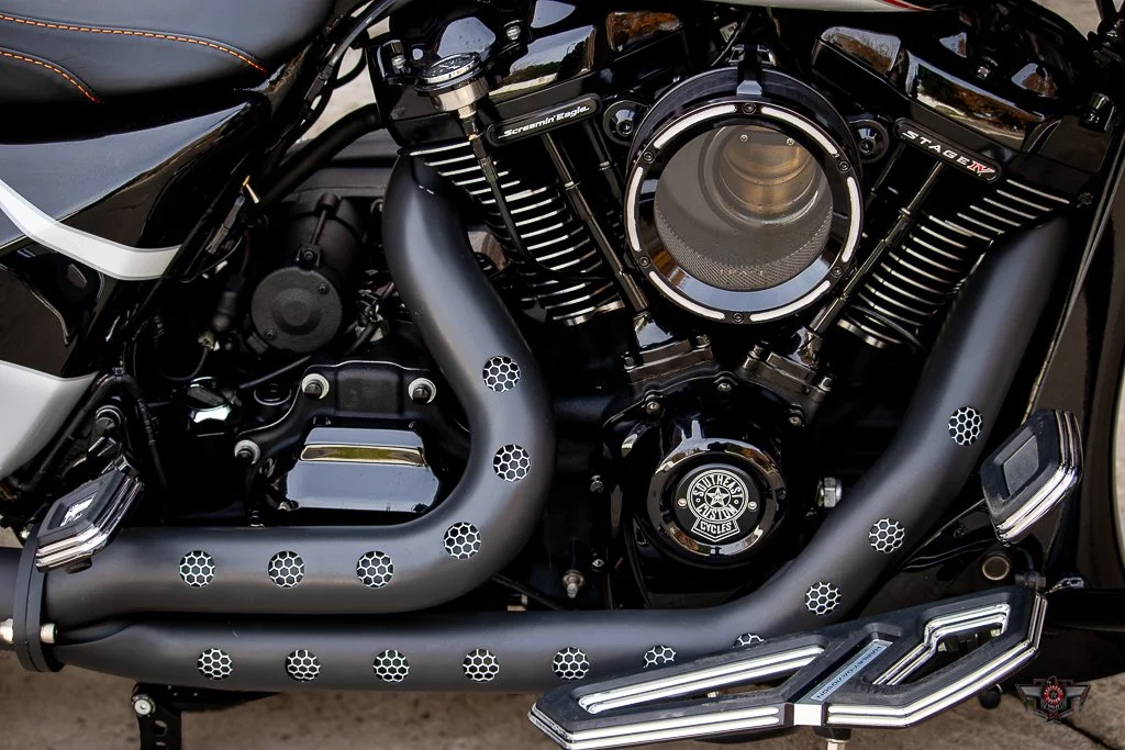 2020 FLTRXS ROAD GLIDE SPECAIL - LADY KILLER 26 WHEEL-23.jpg