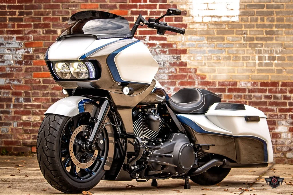 DAVE LEE - 2020 FLTRX CONVERTIBLE LUXURY LINER-03.jpg