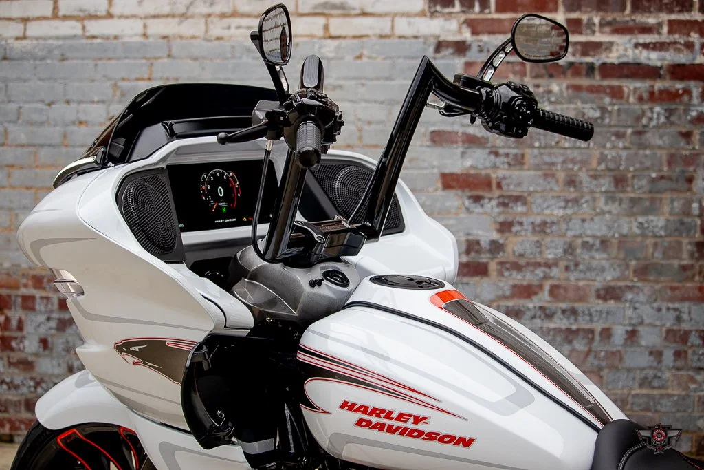 TALON ROAD GLIDE -10.jpg