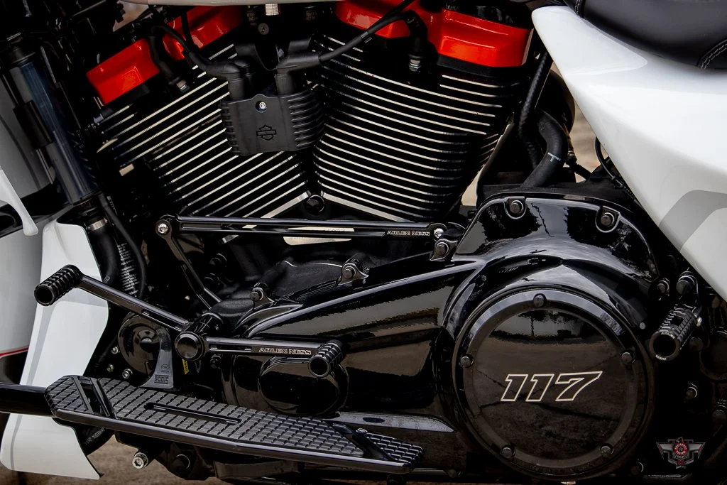 TALON ROAD GLIDE -14.jpg