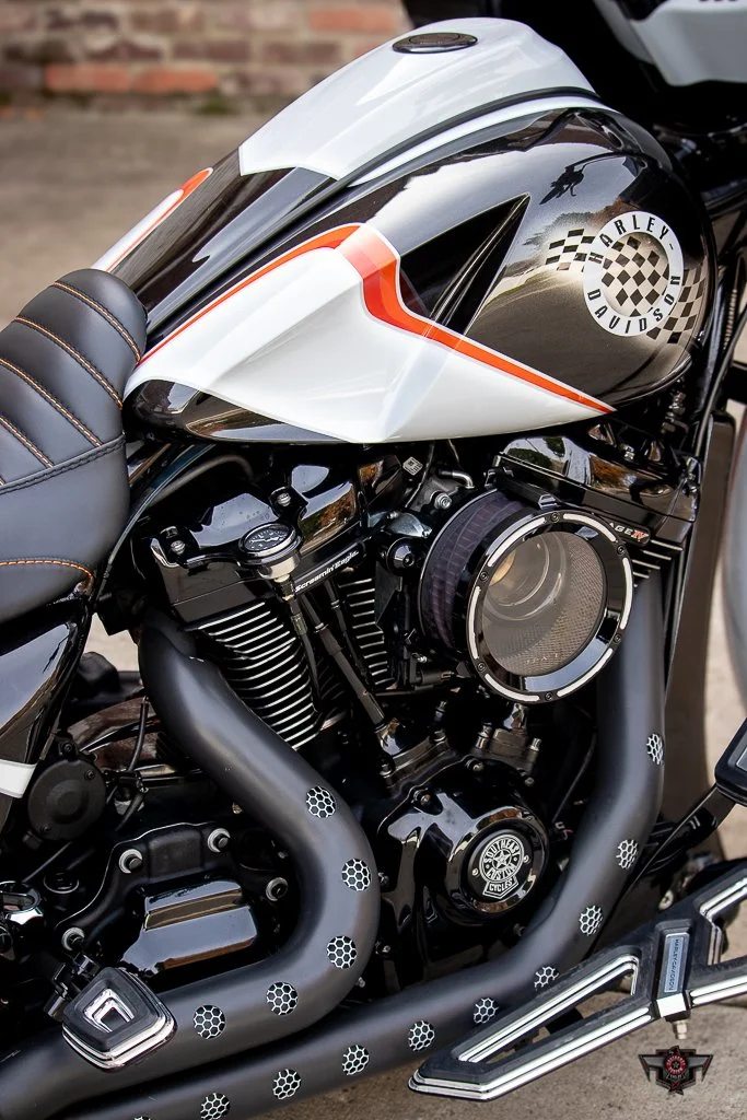 2020 FLTRXS ROAD GLIDE SPECAIL - LADY KILLER 26 WHEEL-27.jpg