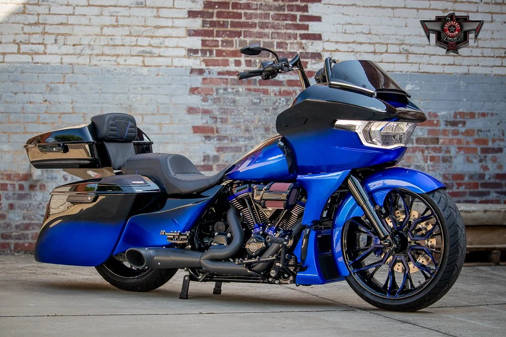 2025 HARLEY-DAVIDSON ROAD GLIDE CUSTOM HOTROD BAGGER - DIABLO FADE 2