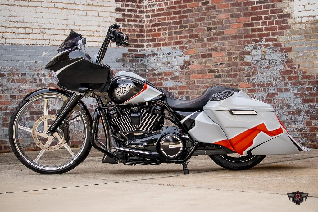 2020 FLTRXS ROAD GLIDE SPECAIL - LADY KILLER 26 WHEEL-02.jpg